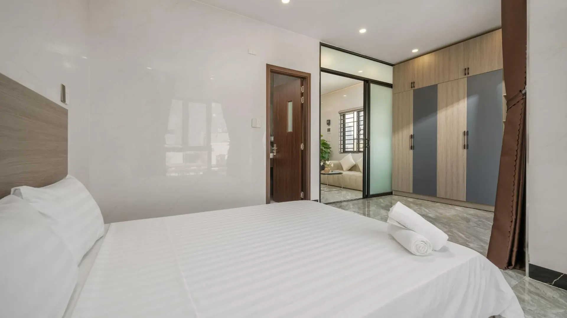 T P Residence - Sauna, Jacuzzi Bathtub- Full Ac Da Nang Vietnam