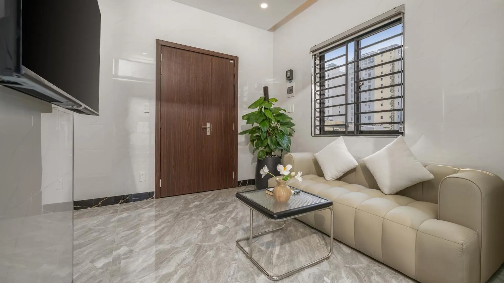 T P Residence - Sauna, Jacuzzi Bathtub- Full Ac Da Nang Villa