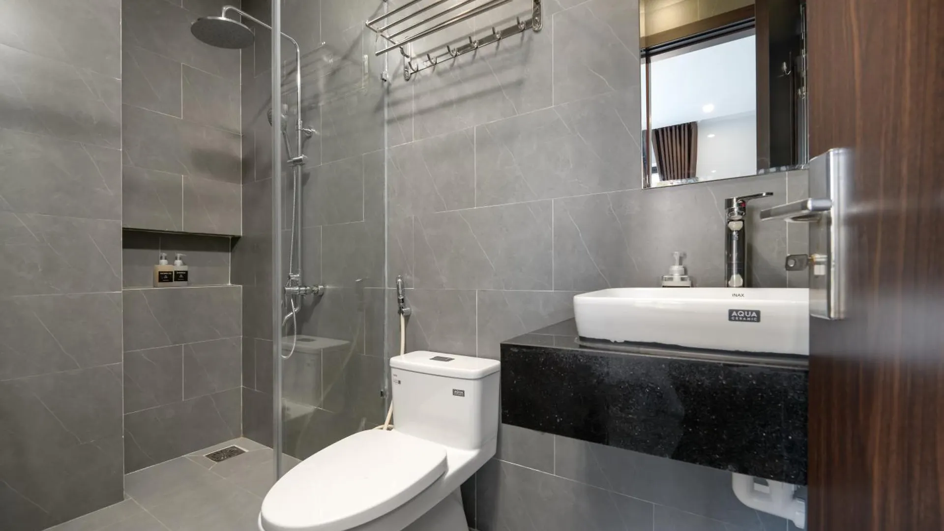 T P Residence - Sauna, Jacuzzi Bathtub- Full Ac Da Nang