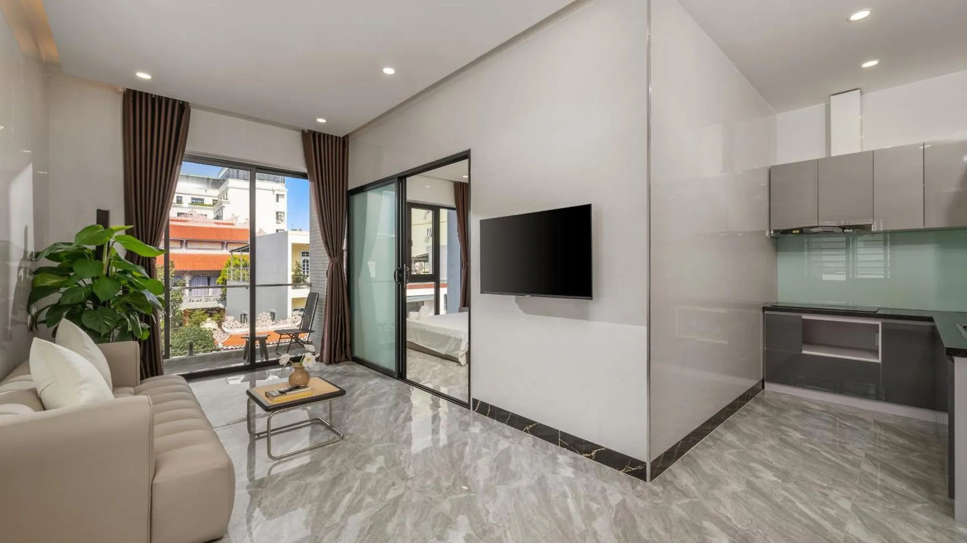T P Residence - Sauna, Jacuzzi Bathtub- Full Ac Da Nang Villa