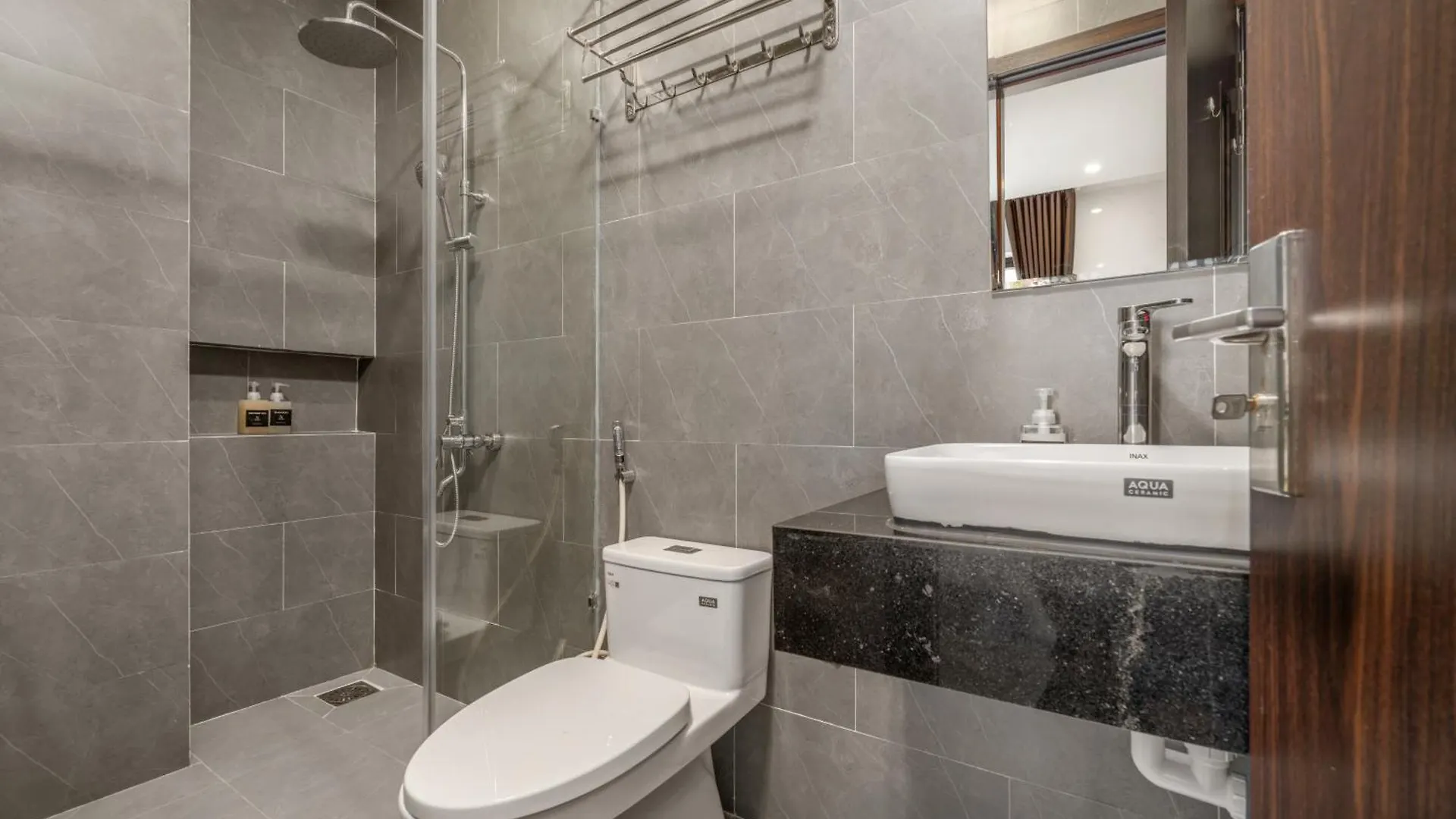 T P Residence - Sauna, Jacuzzi Bathtub- Full Ac Da Nang
